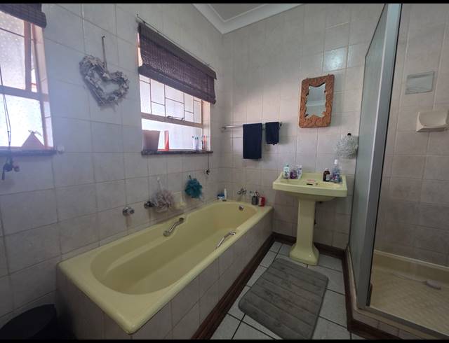 4 BEDROOM HOUSE FOR SALE IN MANTEVREDE